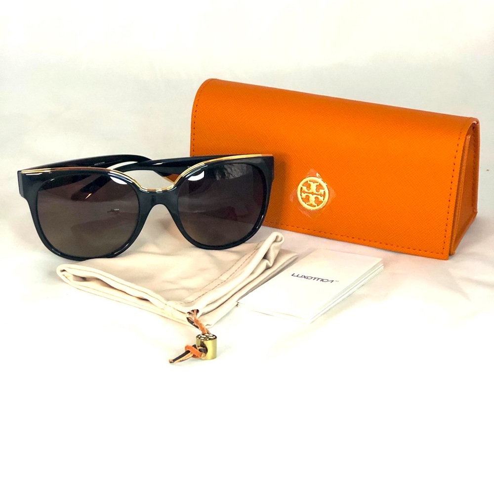 New Tory Burch Sunglasses Black Gold Trim  Hard Case Cloth Case Paperwork